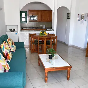 spacious-sunny-relaxing-lanzarote.puertodelcarmen-hotels.org/